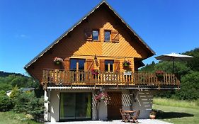 Chalet entre lac et volcan