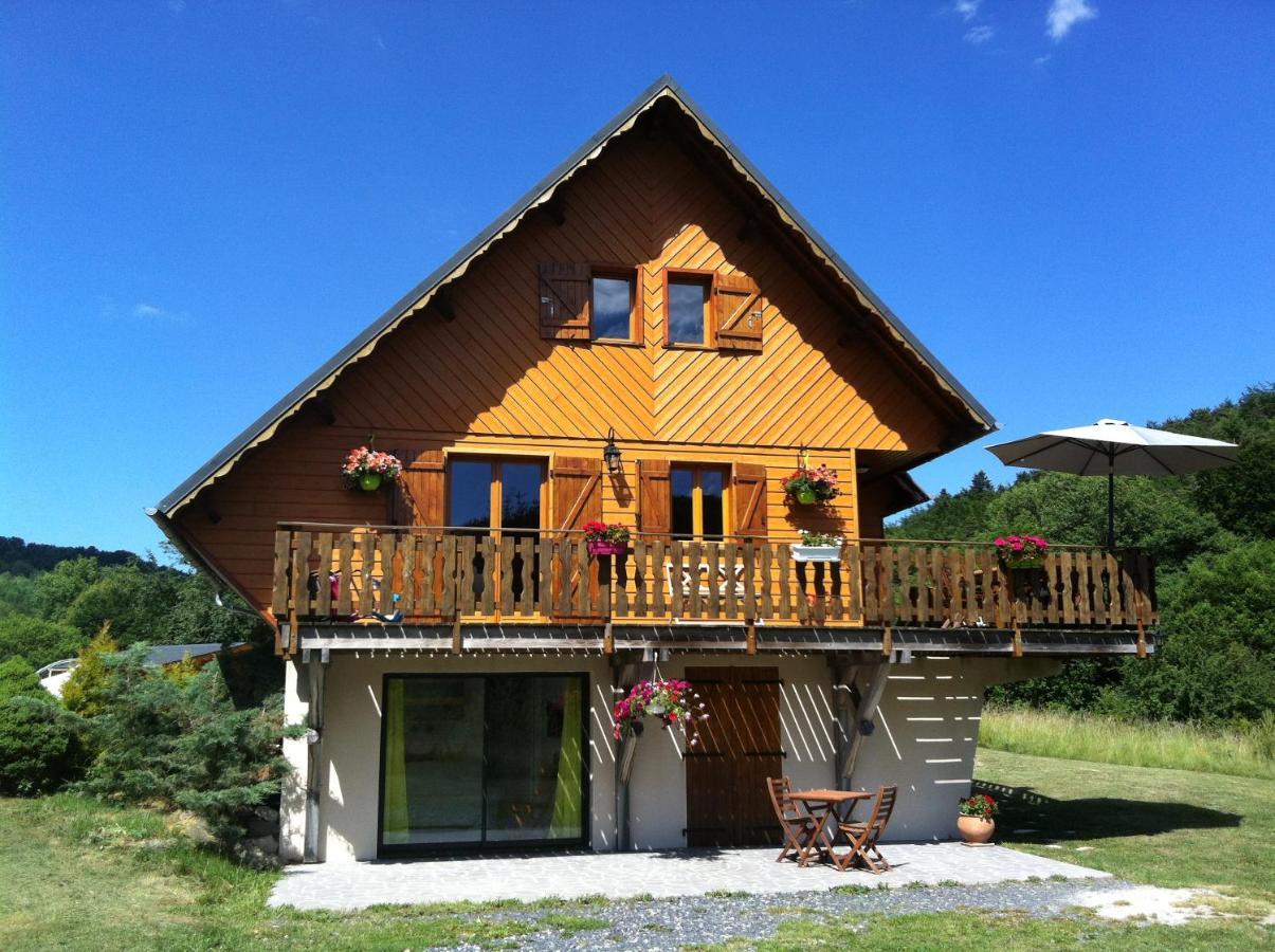 Chalet entre lac et volcan Murol Extérieur photo